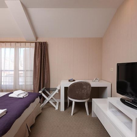 Family Hotel Zane パグ エクステリア 写真