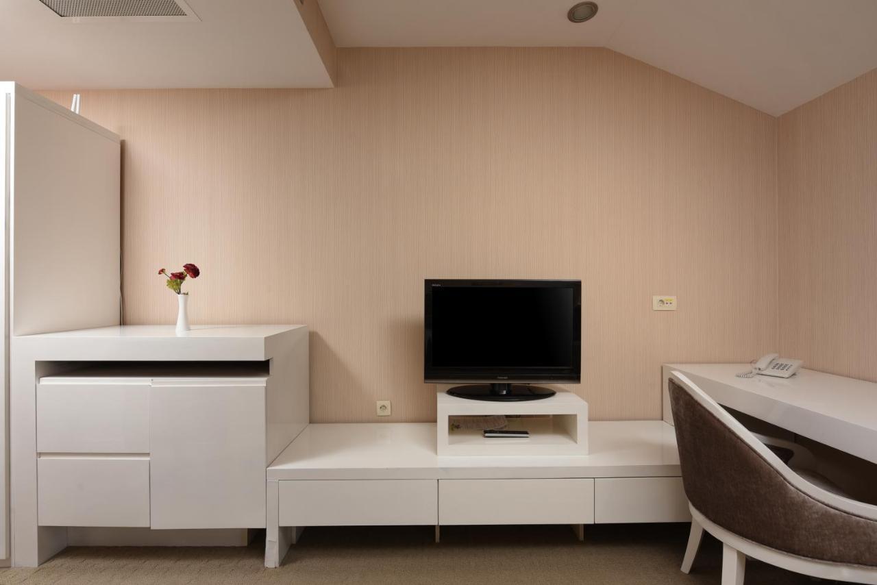 Family Hotel Zane パグ エクステリア 写真
